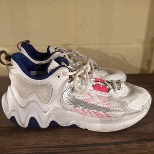 Nike Kids White and Pink Athletic Shoes Size 4.5